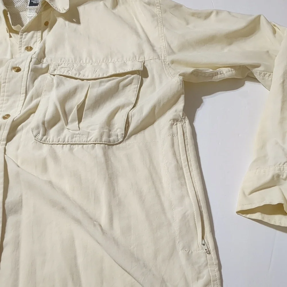 The North Face long sleeve vented hiking camp outdoors men size M